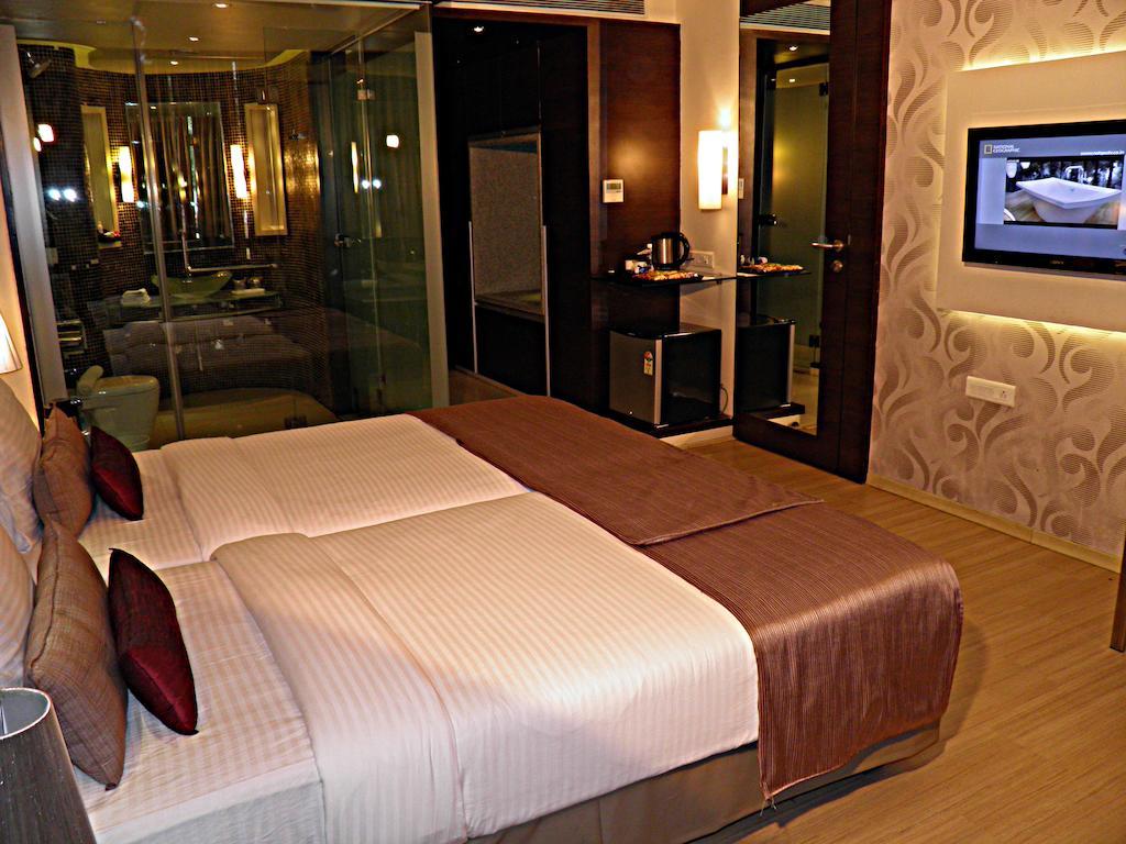 Sentosa Resorts & Water Park Chinchvad Zimmer foto